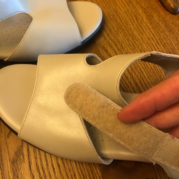 SAS Suntimer Heel Strap sandal/ like new - Picture 8 of 12